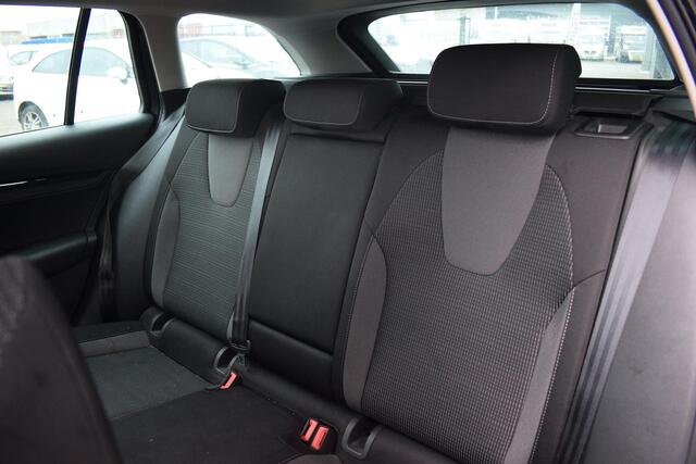 Skoda OCTAVIA Combi 1.0 e-TSI Business Edition | Apple CarPlay | Stoelverw. | Camera | Sportstoelen