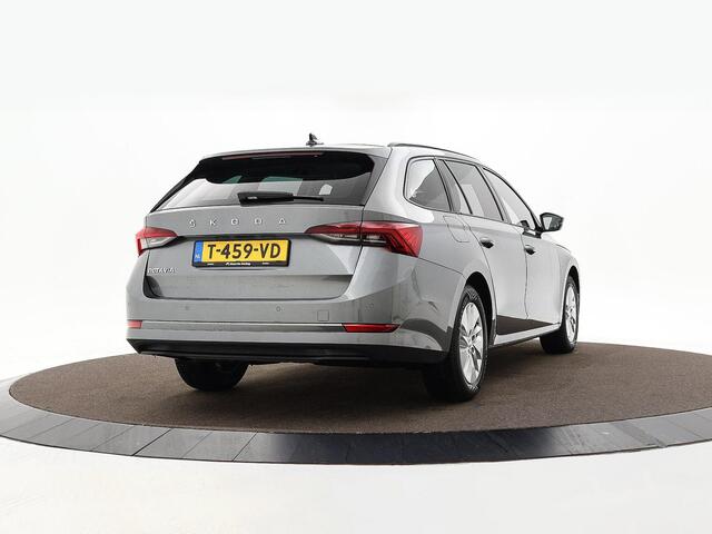 Skoda OCTAVIA Combi 1.0 TSI 110pk Business Edition · Apple/Android Car Play · Navigatie · P-Sensoren · Elek. Achterklep · Cruise Control · 16'' Inch · Garantie t/m 27-09-207 of 100.000km