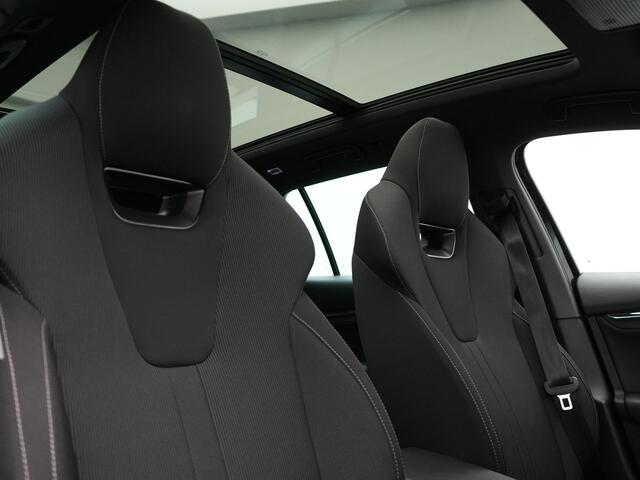 Skoda OCTAVIA Combi 1.4 TSI iV Business Edition Plus 205pk Dealer O.H. PHEV | Panodak | Adaptive Cruise | Head Up | Camera | Canton Audio | RS Sportstoelen Memory & Verwarmd | Sfeerverlichting | Apple Carplay | Keyless | Blis | Virtual | Navigatie | DAB |