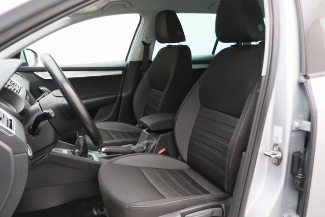 Skoda OCTAVIA Combi 1.0 TSI Greentech Business Edition Climate, Cruise, Camera, Apple Carplay, Elektrisch Pakket, 16''