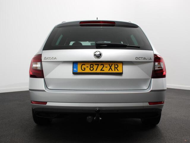 Skoda OCTAVIA Combi 1.0 TSI 115pk Sport Business | Navigatie | Climate Control | Trekhaak | Extra Getint Glas | Lichtmetalen Velgen | Parkeer sensoren
