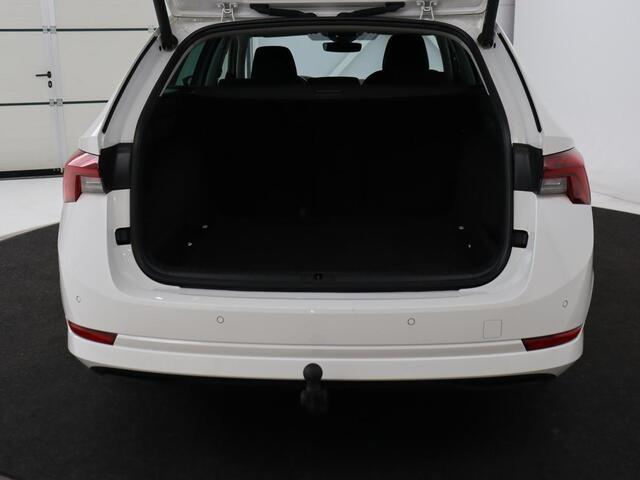 Skoda OCTAVIA 1.5 TSI Business Edition Plus | Stoelverwarming | Trekhaak | Adaptive cruise | Keyless | Full LED | Parkeerhulp | Climate control