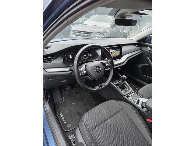 Skoda OCTAVIA Combi 1.0 TSI Business Edition | Achteruitrijcamera |