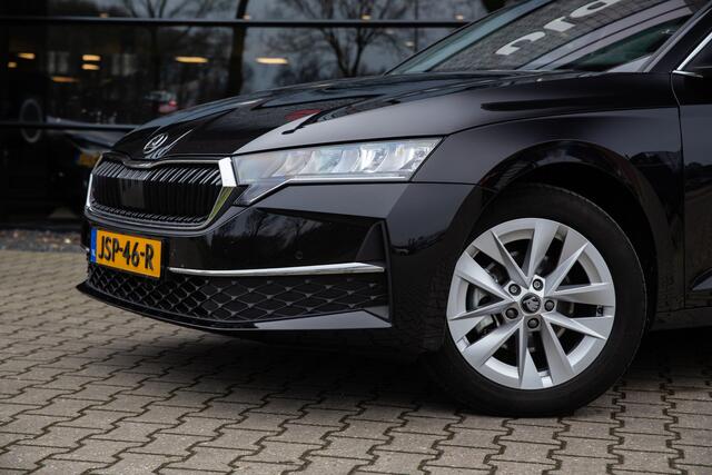Skoda OCTAVIA Combi 1.5 TSI MHEV Sportline Business , Panoramadak, Carplay, Stoel/stuurverwarming,