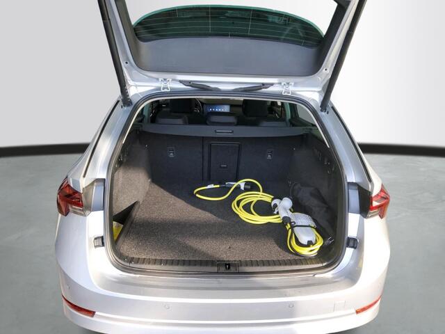 Skoda OCTAVIA Combi 1.4 TSI iV 204pk PHEV Business Edition / Panoramadak / Adaptive Cruise / Navigatie / Wordt Verwacht