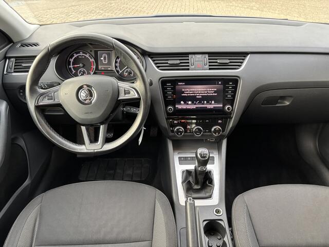 Skoda OCTAVIA Combi 1.0 TSI Greentech Ambition Business / Allseason Banden / Trekhaak / Applecarplay/AndroidAuto /