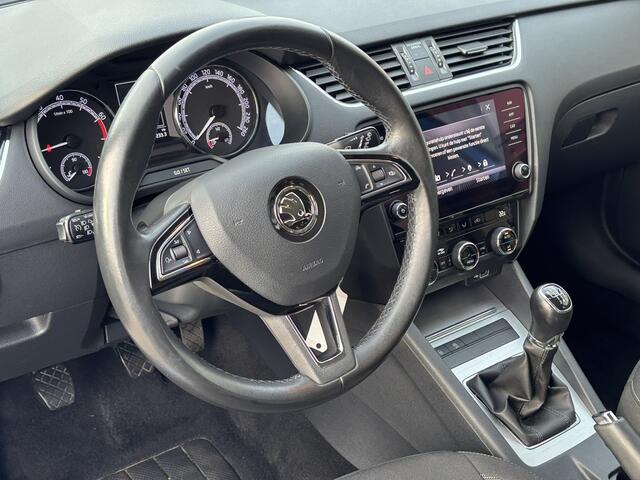 Skoda OCTAVIA Combi 1.0 TSI Greentech Ambition Business / Allseason Banden / Trekhaak / Applecarplay/AndroidAuto /