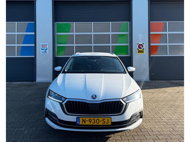 Skoda OCTAVIA Octavia 2022 / CarPlay / Stoelverwarming / Park Assist / 113k km / NL-Auto