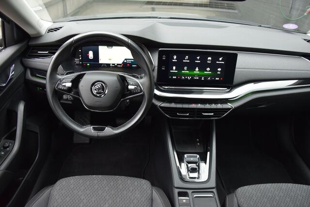 Skoda OCTAVIA Combi 1.5 e-TSI 150PK Business Edition Plus DSG Automaat | BOVAG Garantie | Trekhaak | Adaptive Cruise Control | Full LED | Apple Carplay/Android Auto | Virtual Cockpit | Stoelverwarming |