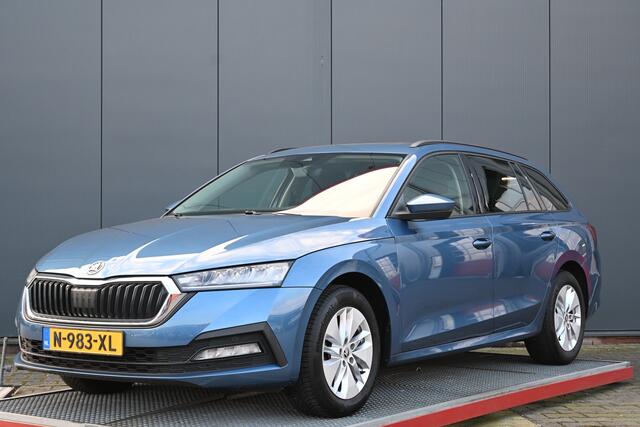 Skoda OCTAVIA Combi 1.0 TSI Business Edition trekhaak panoramadak camera