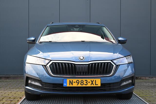 Skoda OCTAVIA Combi 1.0 TSI Business Edition trekhaak panoramadak camera