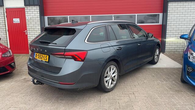 Skoda OCTAVIA Combi 1.0 e-TSI Business Edition AUTOMAAT / TREKHAAK / FULL LED / NAVI / CARPLAY / CLIMA / PDC / BLUETOOTH / CRUISE / NL-AUTO