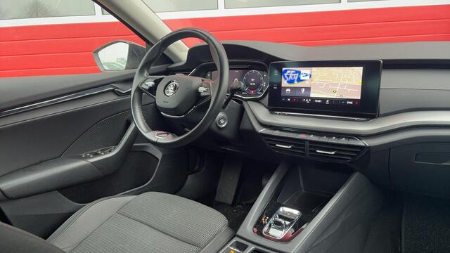 Skoda OCTAVIA Combi 1.0 e-TSI Business Edition AUTOMAAT / TREKHAAK / FULL LED / NAVI / CARPLAY / CLIMA / PDC / BLUETOOTH / CRUISE / NL-AUTO