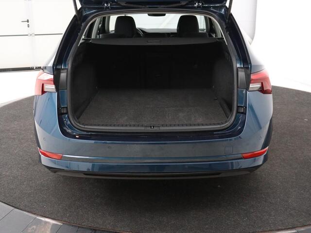 Skoda OCTAVIA 1.4 TSI iV PHEV Business Edition | Adaptive cruise | Stuurverwarming | Carplay | Navigatie | Parkeerhulp | 18'' | Full LED | Climate control | Plug In