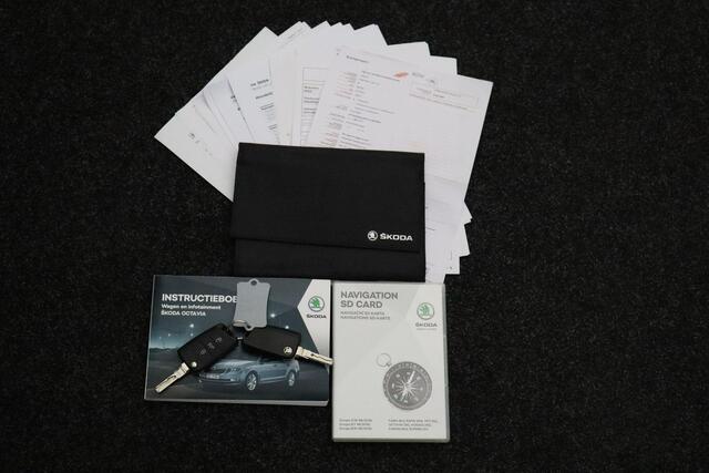 Skoda OCTAVIA Combi 1.0 TSI Greentech Business Edition 2020 | Airco | Navigatie | Cruise Control | Stoelverwarming | Parkeersensoren | Stuurwiel Multifunctioneel | Onderhoudshistorie | Boekjes | Nationale Autopas