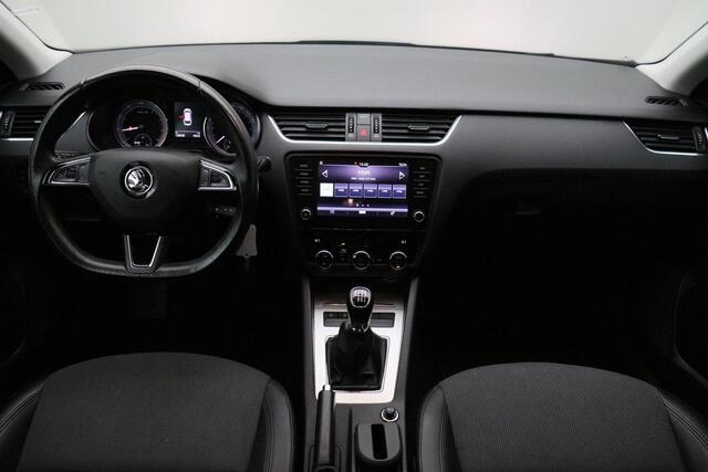 Skoda OCTAVIA Combi 1.0 TSI Greentech Business Edition 2020 | Airco | Navigatie | Cruise Control | Stoelverwarming | Parkeersensoren | Stuurwiel Multifunctioneel | Onderhoudshistorie | Boekjes | Nationale Autopas