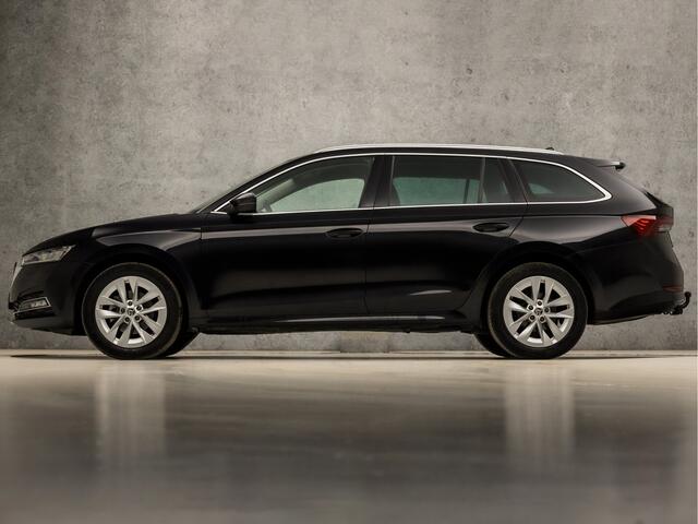Skoda OCTAVIA Combi 1.0 TSI Sport (VIRTUAL COCKPIT, APPLE CARPLAY, GROOT NAVI, CAMERA, STOELVERWARMING, SPORTSTOELEN, GETINT GLAS, KEYLESS, ADAPTIVE CRUISE, NIEUWSTAAT)