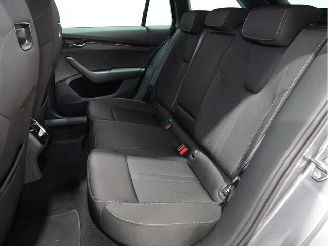 Skoda OCTAVIA Combi 1.0 e-TSI 110pk DSG sport business Navigatie Pdc Clima Privacy glass ps