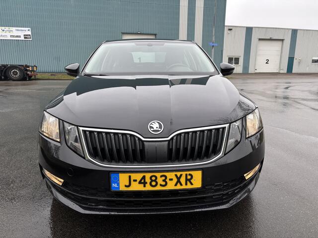 Skoda OCTAVIA 1.0 TSI Greentech Style Business Automaat DSG 116 PK. Prachtige en als nieuw rijdende auto !!!