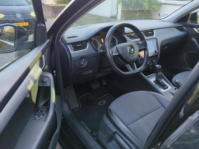 Skoda OCTAVIA Combi 1.5 TSI 150pk Greentech Sport Business DSG / Navigatie / Stoelverwarming / Trekhaak afneembaar
