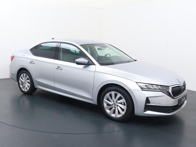 Skoda OCTAVIA Business Edition 1.5 TSI DSG | Automaat | Navigatie | Adaptieve cruise control | Apple Carplay/Android Auto | 17" lichtmetalen velgen |