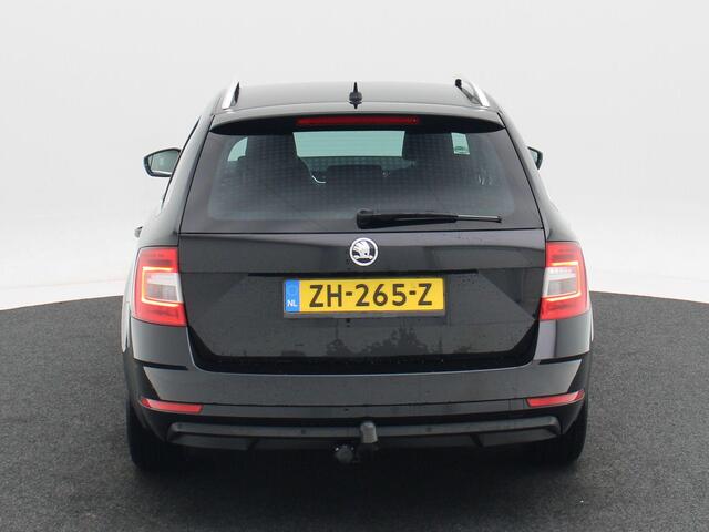 Skoda OCTAVIA Combi 1.0 TSi 115 Pk Automaat Ambition Business | Trekhaak | Navigatie | CarPlay | Stoelverwarming | 17 Inch | 85.572 Km!