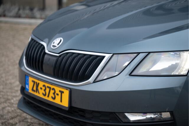 Skoda OCTAVIA Combi 1.0 TSI Greentech Ambition Business | Navi | Afn. Trekhaak | Apple CarPlay | PDC V+A | Stoelverw.