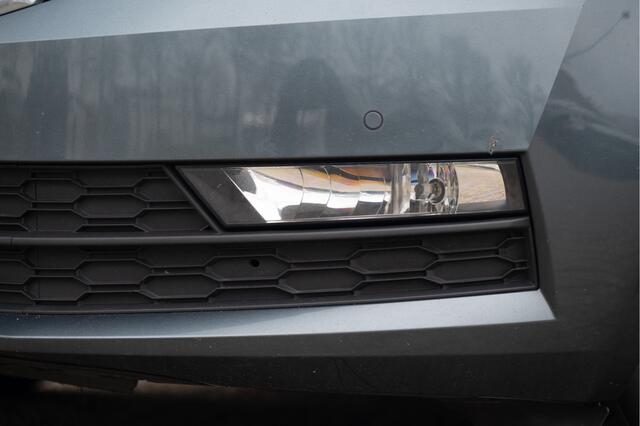 Skoda OCTAVIA Combi 1.0 TSI Greentech Ambition Business | Navi | Afn. Trekhaak | Apple CarPlay | PDC V+A | Stoelverw.