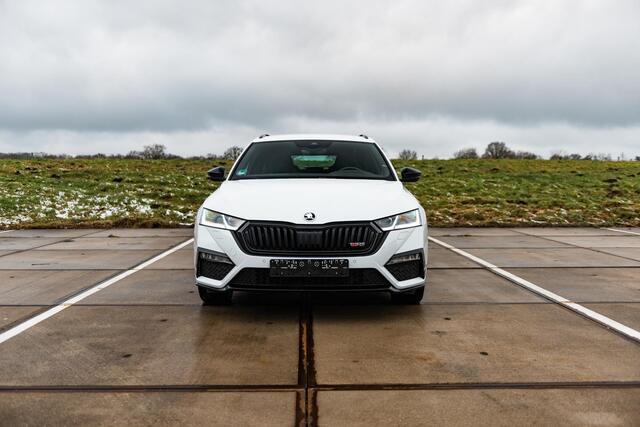 Skoda OCTAVIA Combi 1.4 TSI RS iV PHEV | COMFORT STOELEN | HEAD UP | 19" ALTAIR VELGEN | ADAPTIVE CRUISE