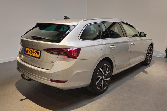Skoda OCTAVIA Combi 1.4 TSI iV PHEV Business Edition Stoelverwarming voor en achter - Stuurverwarming - Apple Carplay/Android Auto - Dodehoekdetectie - Adaptive Cruise - Trekhaak - Virtual Cockpit -
