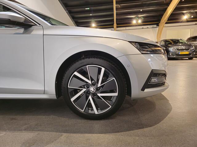 Skoda OCTAVIA Combi 1.4 TSI iV PHEV Business Edition Stoelverwarming voor en achter - Stuurverwarming - Apple Carplay/Android Auto - Dodehoekdetectie - Adaptive Cruise - Trekhaak - Virtual Cockpit -