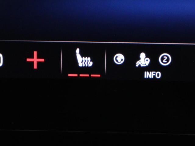 Skoda OCTAVIA 1.4 TSI RS iV PHEV Business | Stoelverwarming | Adaptive cruise | Side Assist | Camera | Alcantara | Matrix LED | Carplay | Sfeerverlichting | Navigatie |