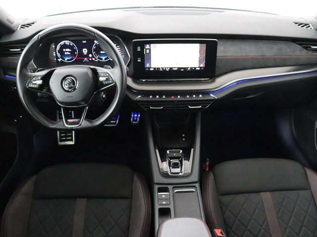 Skoda OCTAVIA 1.4 TSI RS iV PHEV Business | Stoelverwarming | Adaptive cruise | Side Assist | Camera | Alcantara | Matrix LED | Carplay | Sfeerverlichting | Navigatie |