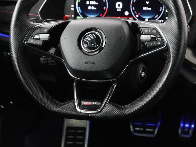 Skoda OCTAVIA 1.4 TSI RS iV PHEV Business | Stoelverwarming | Adaptive cruise | Side Assist | Camera | Alcantara | Matrix LED | Carplay | Sfeerverlichting | Navigatie |