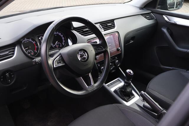 Skoda OCTAVIA Combi 1.0 TSI Greentech Business Edition | Origineel NL | Cruise Control | Navigatie | Trekhaak |