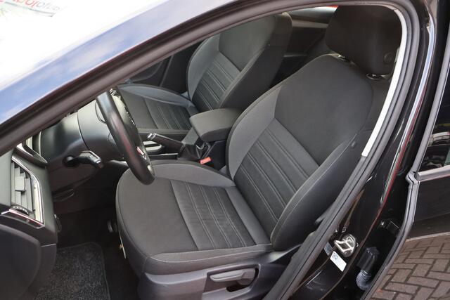 Skoda OCTAVIA Combi 1.0 TSI Greentech Business Edition | Origineel NL | Cruise Control | Navigatie | Trekhaak |