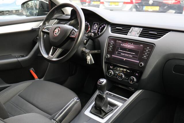 Skoda OCTAVIA Combi 1.0 TSI Greentech Business Edition | Origineel NL | Cruise Control | Navigatie | Trekhaak |