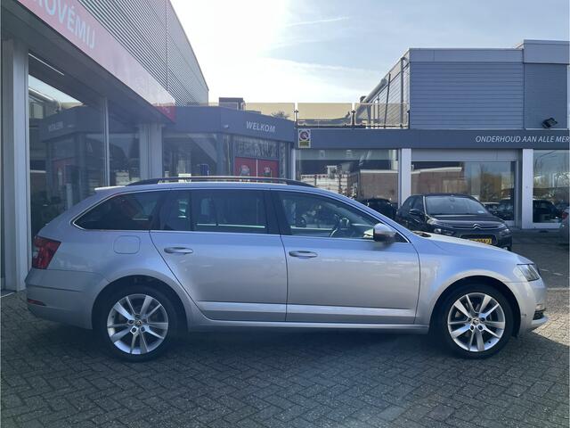 Skoda OCTAVIA Combi 1.0 TSI Greentech Business Edition Carplay, Cruise, Parkeersensoren, LM velgen.