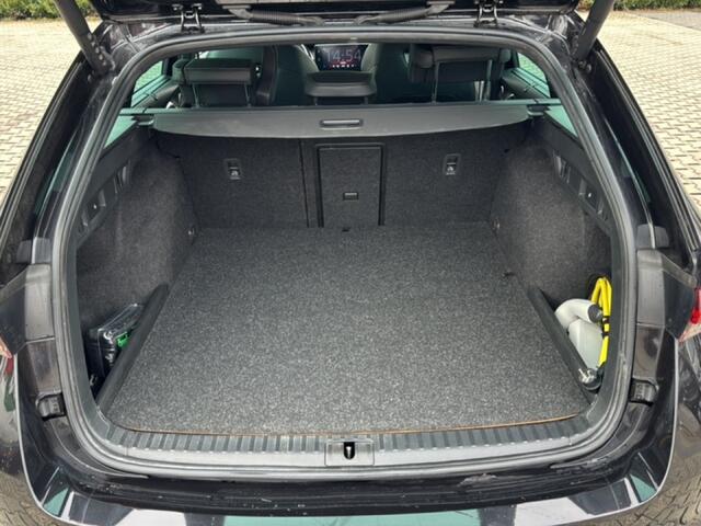 Skoda OCTAVIA 1.4 TSI DSG RS IV PANODAK/ELEKKLEP/CANTON/CAMERA/ACC/STOELVERW