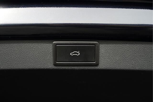 Skoda OCTAVIA Combi 1.5 TSI 150PK! First Edition BJ2020 Lmv 18" | Led V+A | Pdc | Navi | Keyless entry | Elek. achterklep | App-Connect | Virtual cockpit | Head-Up display | Dashboard verlichting | Climate control | Cruise control | Verwarmde voorstoelen | Nw-model!