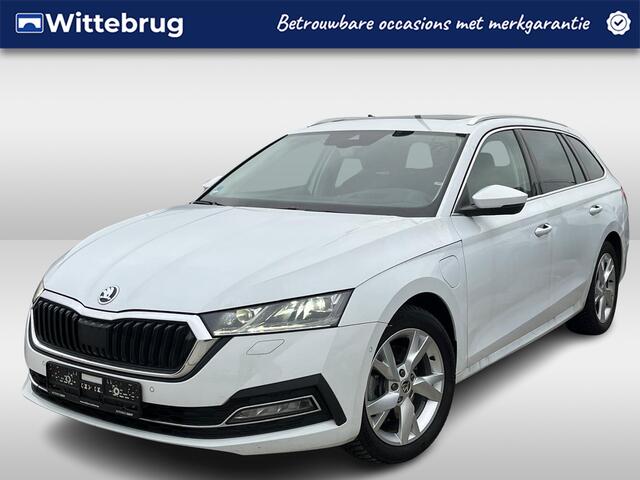 Skoda OCTAVIA Combi 1.4 TSI DSG iV PHEV Style / Panorama dak / Leer / 19'' LMV