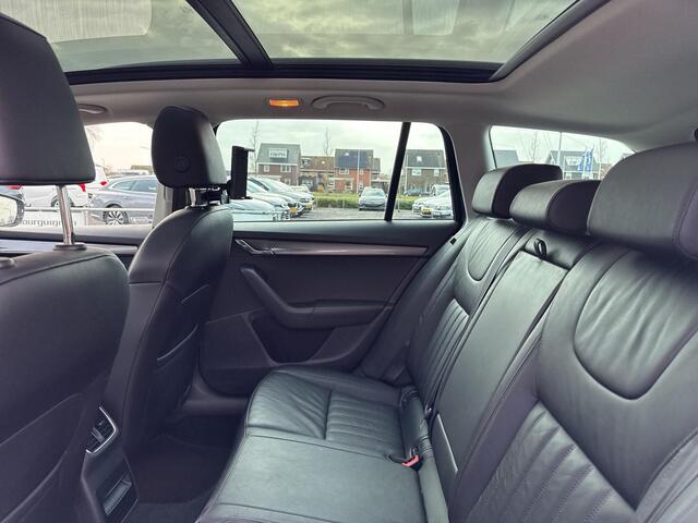 Skoda OCTAVIA Combi 1.5 TSI Greentech Style Business | Automaat | 150Pk | Pano Dak | Trekhaak | Leder | Canton Sound |