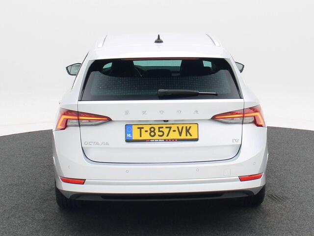 Skoda OCTAVIA Combi 1.4 TSI 220 Pk iV PHEV Business Edition Plus | Adaptive Cruise | Voorstoelen/Achterbank Verwarming | Stuur Verwarming | Full LED | Camera | 99.004 Km !!