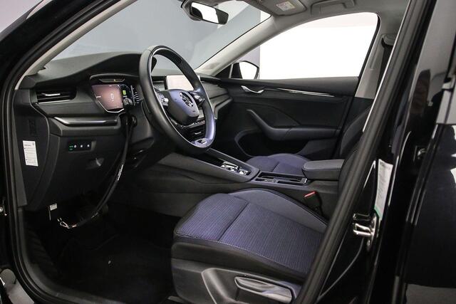 Skoda OCTAVIA Combi Business Edition 1.0 eTSI 110pk DSG Automaat Cruise control, Navigatie, Elektrische achterklep, LED koplampen, Parkeersensoren, Airco, DAB, Radio