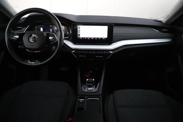 Skoda OCTAVIA Combi 1.0 e-TSI Business Edition Plus Automaat Virtual Cockpit 17 inch LMV Adaptive Cruise LED Sfeerverlichting Elektrische Achterklep