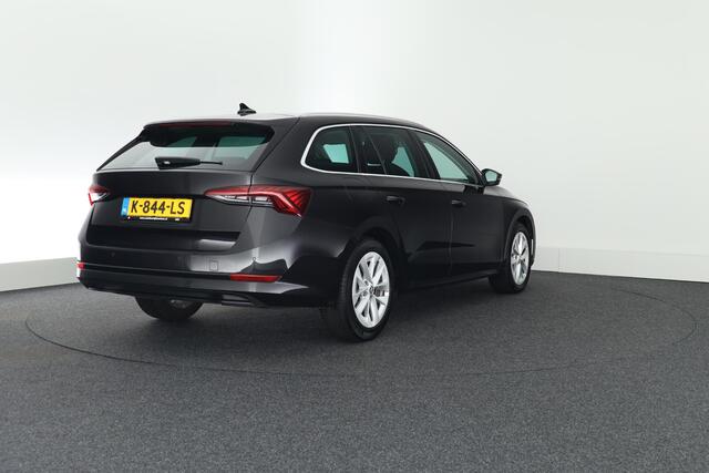 Skoda OCTAVIA Combi 1.0 e-TSI 110pk DSG Business Edition Plus Leder Stoelverwarming V+A Keyless Virtual Cockpit Navigatie
