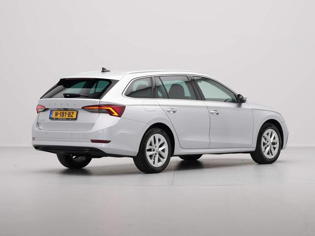 Skoda OCTAVIA Combi 1.0 TSI 110pk Navigatie Keyless Privacyglas Camera 23
