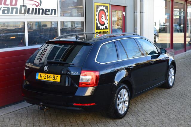 Skoda OCTAVIA Combi 1.5 TSI Greentech Business Edition O.a: Haak, PDC, Stoelverw, Clima, Navi, Carplay, Etc. All-in prijs!