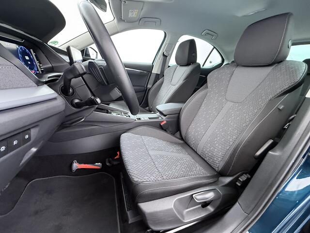 Skoda OCTAVIA e-TSI AUT Trekhaak Adap.Cruise Camera Navi Ecc Apple Carplay Android Auto Virtual Cockpit Business Edition Plus Elek.Achterklep Stoelverwarming voor+achter Lmv DAB Led Keyless advanced Dodehoek detector 1e Eigenaar Origineel Nederlandse Auto Mild-Hybrid