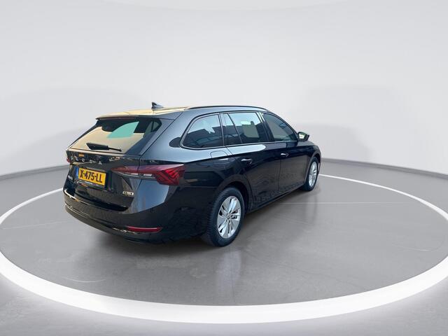 Skoda OCTAVIA Combi 1.0 e-TSI 110pk DSG Business Edition · Apple/Android Car Play · Navigatie · Inklap. Trekhaak · P-Sensoren · 16'' Inch · Garantie t/m 02-01-2028 of 100.000km